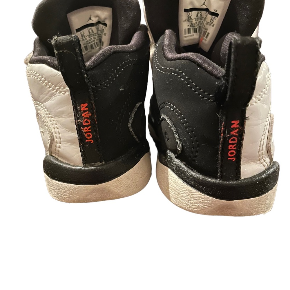NIKE AIR JORDAN XII/13 RETRO USED TODDLER 9 C RED/WHITE/GREY SNEAKERS 414581-126 - Picture 3 of 6